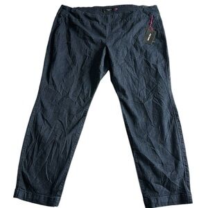 NWT Torrid pixie skinny jeans